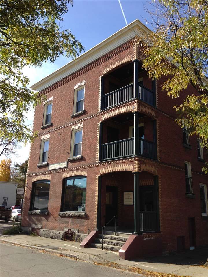 42 Central St, Newport, VT 05855